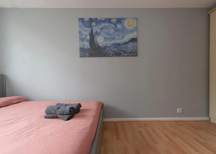 Lovely 2-Bed 20 Mins To Central London