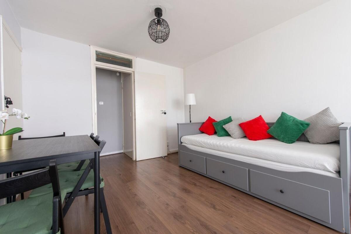 Lovely 2-bed 20 Mins To Apartamento